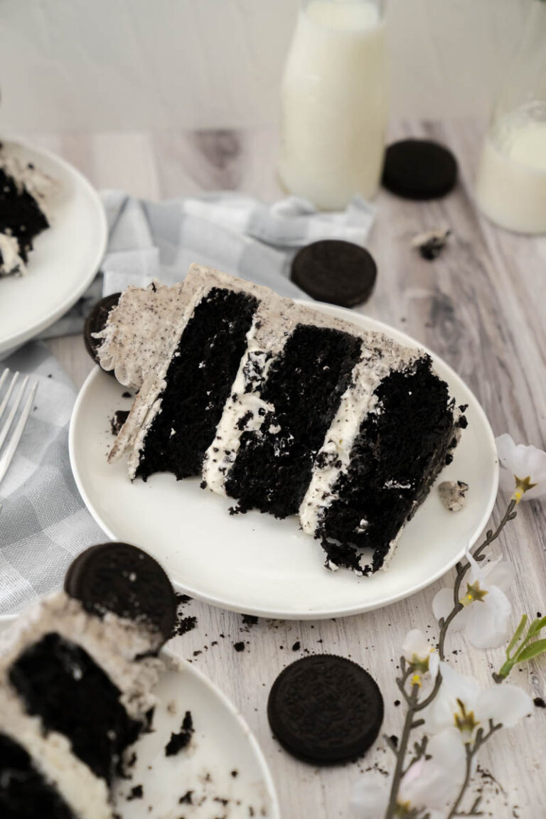 The Finest and Ultimate Cookies And Cream Cake - Cake Babe