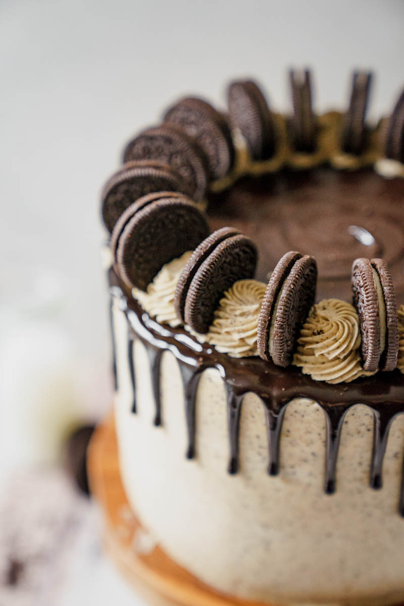 Pumpkin Oreo Cake