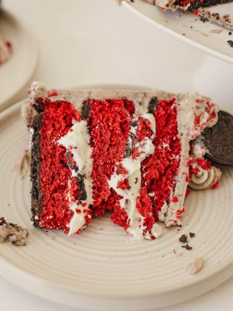 Oreo Red Velvet Cake