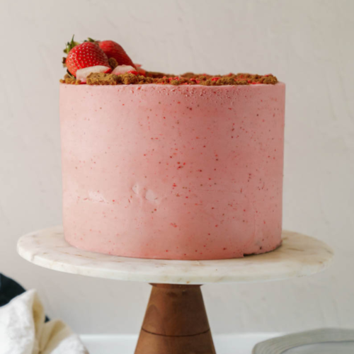 strawberry biscoff cake