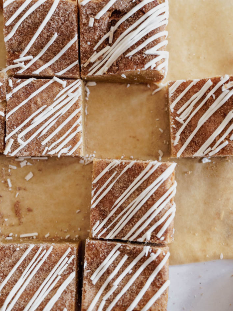 Cinnamon Roll blondies