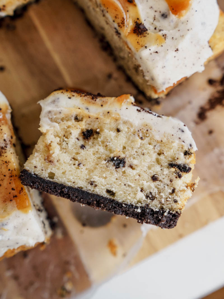 OREO CARAMEL CAKE