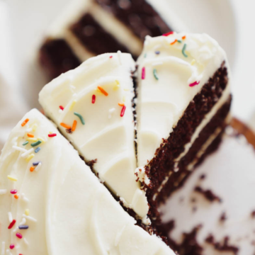 chocolate cake with cream cheese frosting