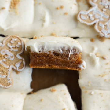 gingerbread cinnamon roll blondies